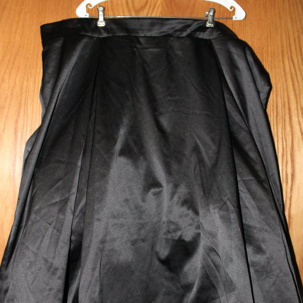Torrid Size 28 Black Skirt